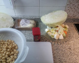Foto del paso 1 de la receta: Guiso de garbanzos con calabaza