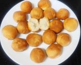 A picture of step 4 of Korean cheese balls.