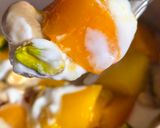 Foto del paso 5 de la receta: Smoothie bowl de yogur casero enriquecido 🥭 yogur con mango, castañas de cajú, pistachos y más