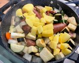 Une image de l'étape 24 de Potée aux saucisses fumées, lard et légumes.