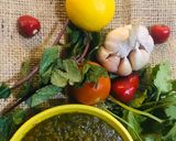 A picture of step 1 of Hari chutney.