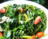 Foto langkah ke 3 dari resep Tumis kangkung terasi.