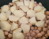 Foto del paso 3 de la receta: Garbanzos estofados con longaniza Murciana
