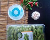 Foto langkah ke 1 dari resep Edamame Tumis Lada Garam - Spicy Garlic Fry Edamame.