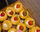 Foto langkah ke 6 dari resep Strawberry Fresh Choux / Kue Sus Strawberry Vla Diplomat.