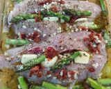 Foto del paso 3 de la receta: Solomillo de pavo al horno con espárragos, tomate y chía 🥩 🍅🔥