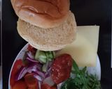 A picture of step 1 of Steak Burger with Salsa Topping. 😍😃.