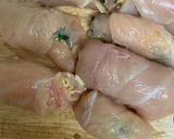 Hình bước làm 2 của món Ức gà cuộn cải bó xôi [Eat clean - Lose weight]