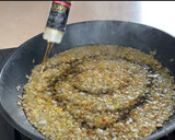 Foto del paso 4 de la receta: Tintorera en salsa, con setas