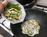 Foto del paso 2 de la receta: Rollitos de lomo rellenos de verdura y guarnición de ensalada campera