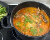 A picture of step 1 of Creamy Tom Yum Grouper Head.