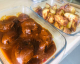 Foto del paso 4 de la receta: Carrilleras de cerdo al Pedro Ximénez con patatas nuevas al horno