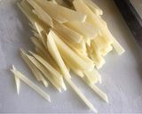 A picture of step 1 of MacDonald Style Homemade Hash Brown.
