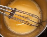 A picture of step 5 of Egg roll.