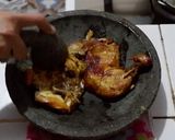 Foto langkah ke 6 dari resep Ayam Gepuk & Sambal Lalapan.