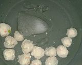 Foto langkah ke 5 dari resep Sup Bola-Bola Tahu Ayam.
