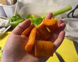 Foto del paso 1 de la receta: Jugo desinflamatorio 🍍 🍏 🫚 🌱 🥕 1/7