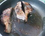 Foto langkah ke 2 dari resep Tuna steak with Italian herbs.