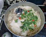 Hình bước làm 6 của món Cơm nhà với cá lăng nấu măng chua và cá lăng kho tộ