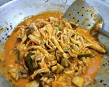 Foto langkah ke 3 dari resep 08. Nasi Bakar Ayam Jamur Pedas.