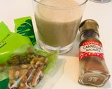 A picture of step 1 of Walnut and Banana Smoothie.