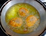 A picture of step 3 of Meduwada / Sambhar wada.