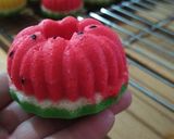 Foto langkah ke 6 dari resep Bolu kukus semangka.