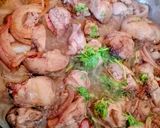 صورة لخطوة 2 من وصفة كبدة الدجاج بالبصل والثوم🧄🧅🌯