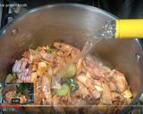 A picture of step 2 of Thai style Prawn Broth.