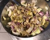 Une image de l'étape 6 de Salade d'endives au concombre et oignon rouge sauce ciboulette.