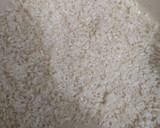 Foto del paso 2 de la receta: Arroz blanco con un toque de mantequilla, cebolla y ajo