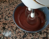 Foto del paso 7 de la receta: Bizcocho con base de chocolate