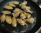 A picture of step 2 of Chilli garlic wings.