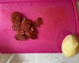 Kolbászos burgonyaleves recept fázis 1 fotója