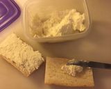 A picture of step 1 of Broiled crab snacks.