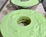 Foto langkah ke 6 dari resep Bolu puding salju strawberry.
