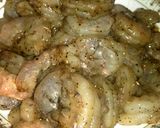 A picture of step 1 of Prawns Chow Mein.
