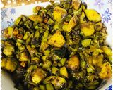 A picture of step 2 of Stir fried French beans & potatoes.