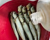 Foto langkah ke 1 dari resep Ikan Shisamo Goreng.