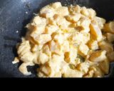 A picture of step 5 of Chicken jalfrezi with boiled Rice 🍚.