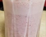 A picture of step 4 of Strawberry smoothie.