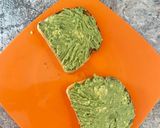 Foto del paso 4 de la receta: Tostada de aguacate y huevo