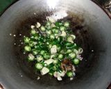 Foto langkah ke 2 dari resep Oseng Mercon K2(kacang kikil).