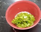 A picture of step 3 of Lettuce Chilli Dip.