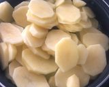 Foto del paso 2 de la receta Tortilla de patatas con jamón York y queso