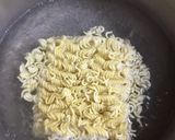 Foto langkah ke 1 dari resep Donat Indomie Goreng.