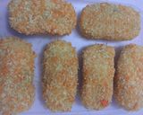 Foto langkah ke 3 dari resep Kroket kentang isi ayam.