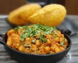 A picture of step 4 of Chana Tikka Masala.