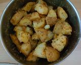 Foto langkah ke 4 dari resep Roasted Potato.