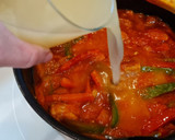 Foto del paso 5 de la receta: Tiras de solomillo de cerdo guisadas con verduras